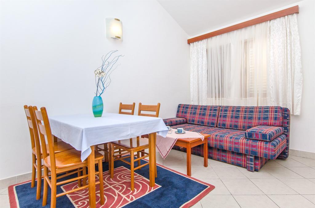 Apartments Meridiana 1 奥瑞比克 外观 照片