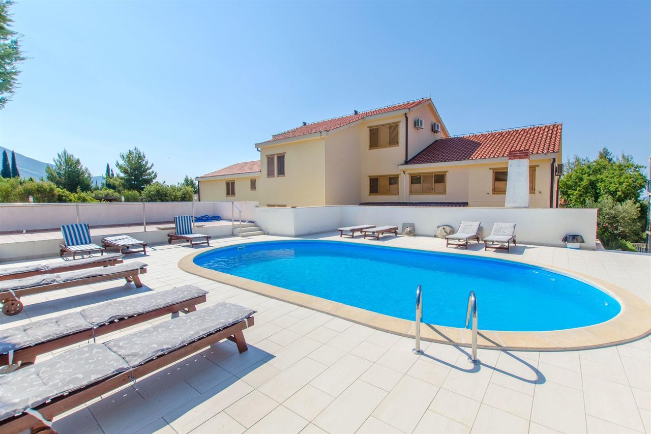 Apartments Meridiana 1 奥瑞比克 外观 照片